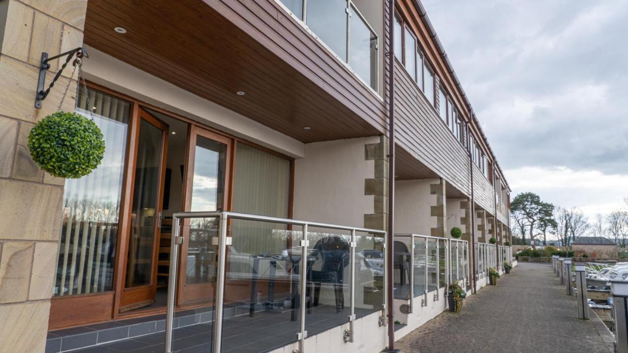 Апартаменты Tewitfield Marina Карнфорт Экстерьер фото