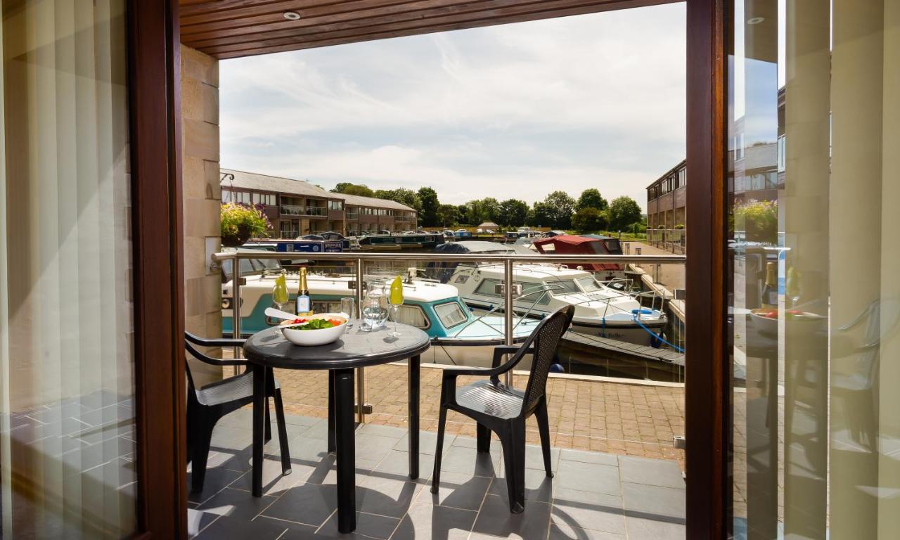 Апартаменты Tewitfield Marina Карнфорт Экстерьер фото