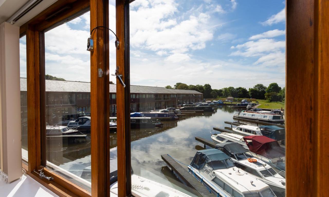 Апартаменты Tewitfield Marina Карнфорт Экстерьер фото